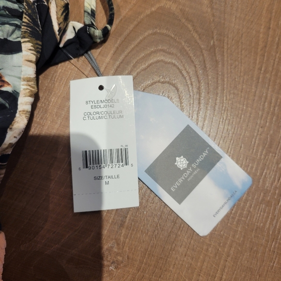 Everyday Sunday one piece - Picture 7 of 7